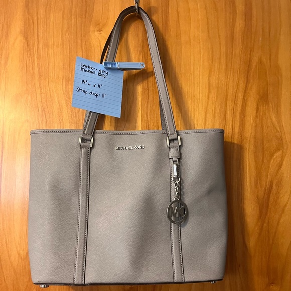 Grey Michael Kors, excellent condition, smoke free home - Picture 1 of 3